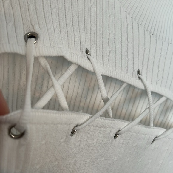 Roma whit Knit cut out ribbed sweater NWOT - Picture 4 of 11